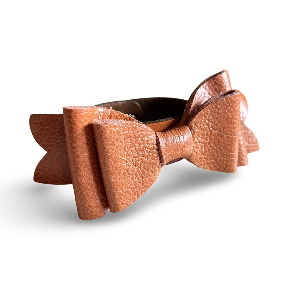Leather Bow Cuff in Light Chestnut Brown
